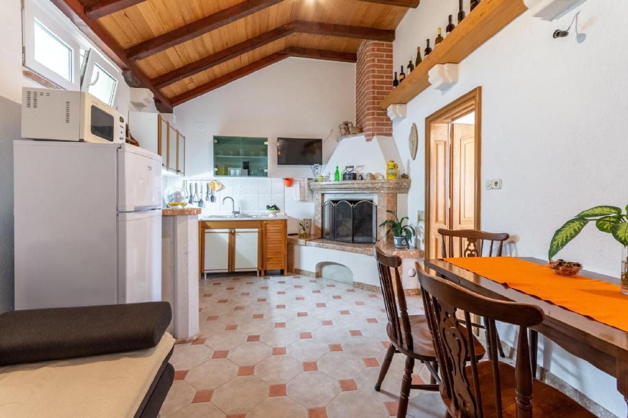 Apartments Darija 푸치스차 외부 사진